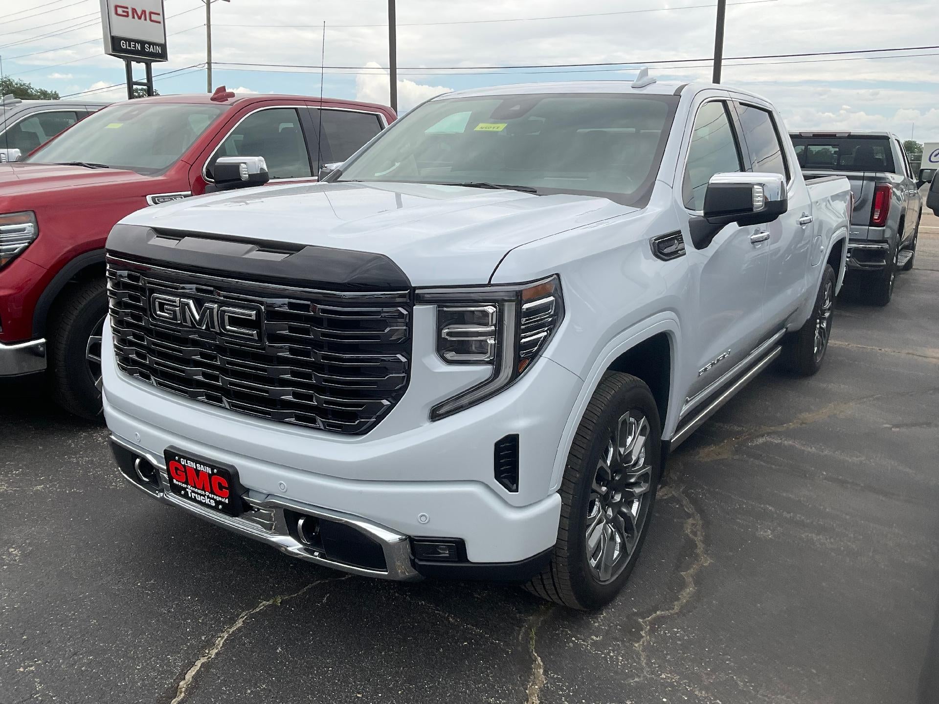 2026 GMC Sierra 1500 Denali Ultimate in Glacier White Tricoat — front three-quarter view